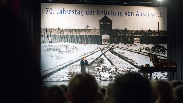 Niemcy upamiętnili 70. rocznicę wyzwolenia Auschwitz. "Nie wolno nam zapomnieć"